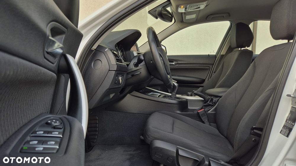 BMW Seria 1 116d Sport Line Shadow - 29