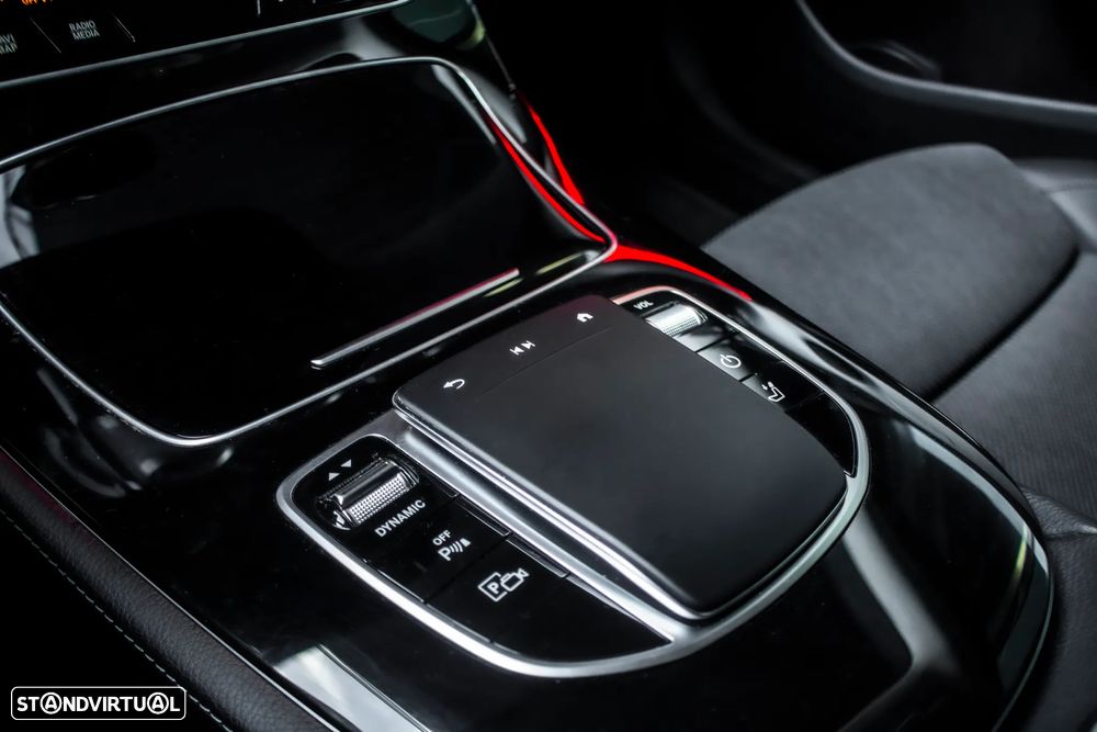 Mercedes-Benz E 300 de Avantgarde 4Matic - 22