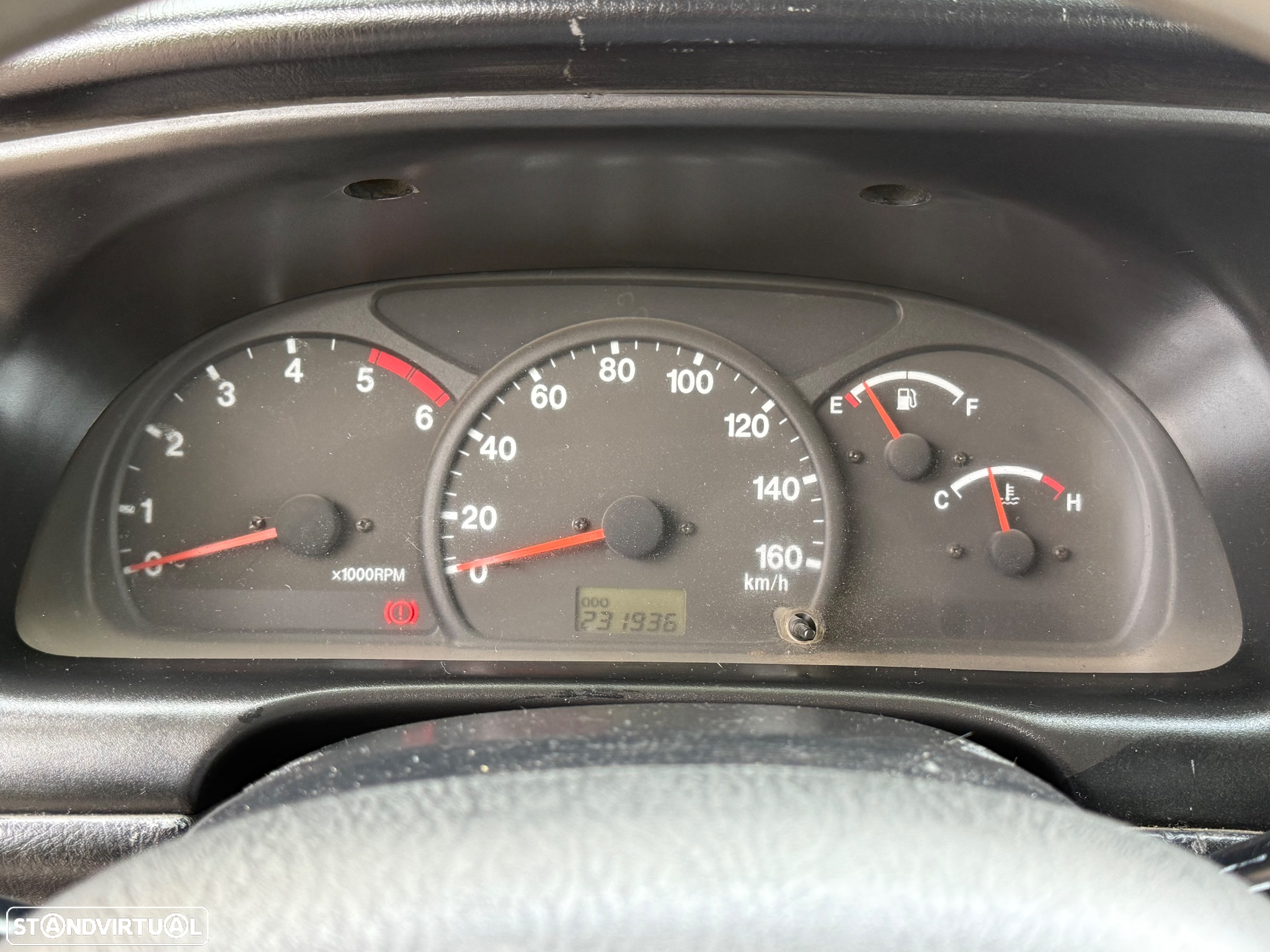 Suzuki Grand Vitara Metal Top 2.0 TDi - 23