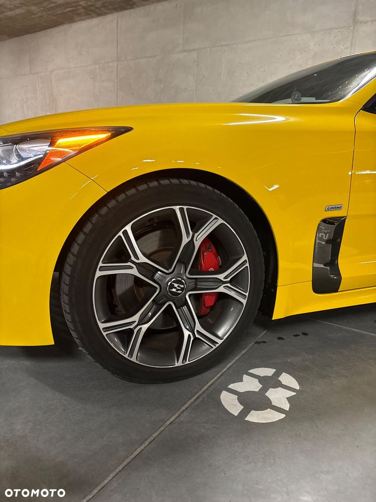 Kia Stinger - 8