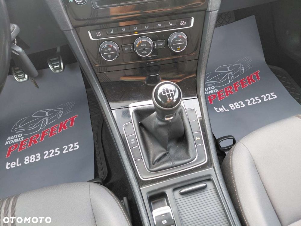 Volkswagen Golf - 21