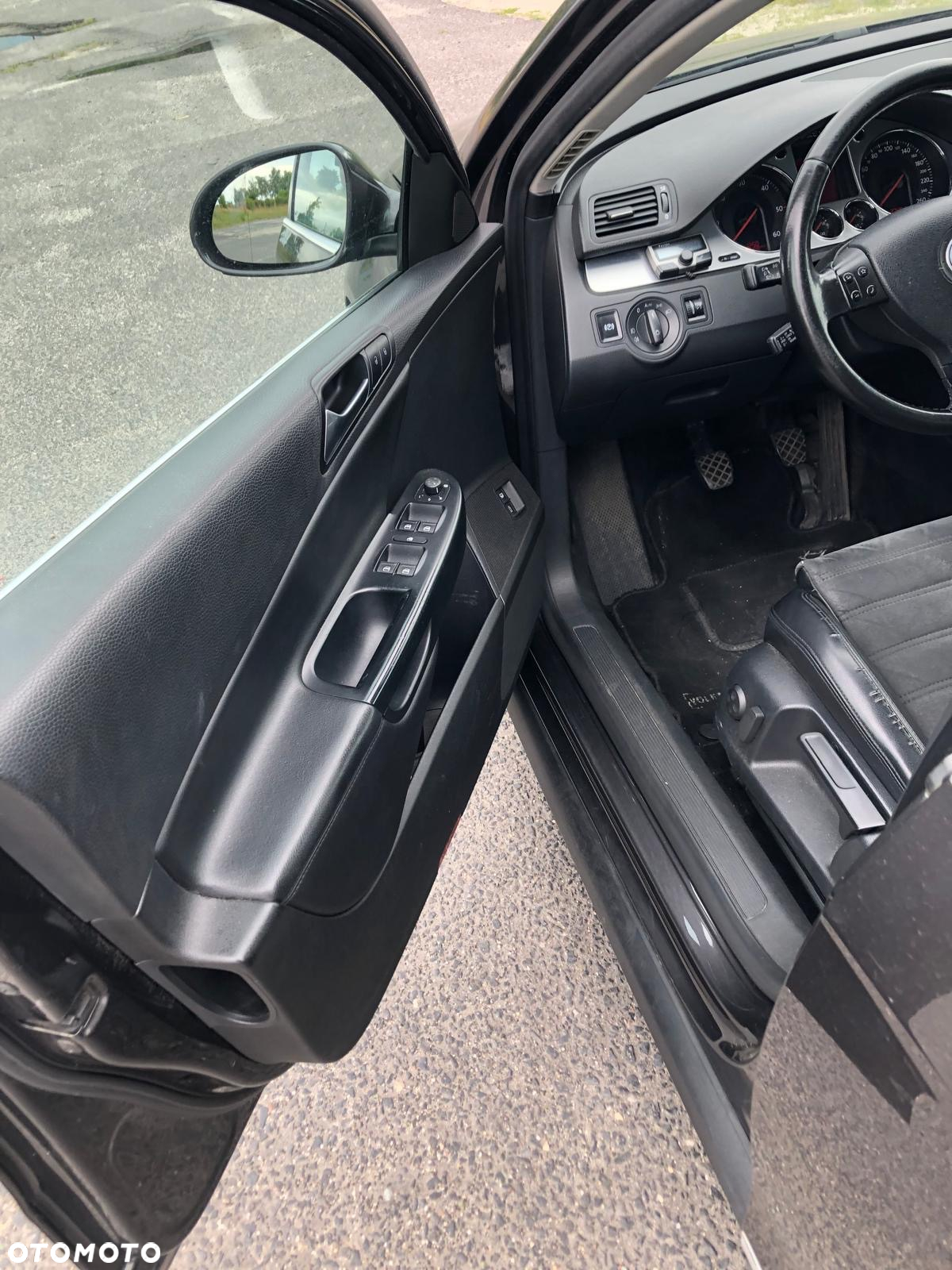 Volkswagen Passat 2.0 TDI DPF Highline - 9