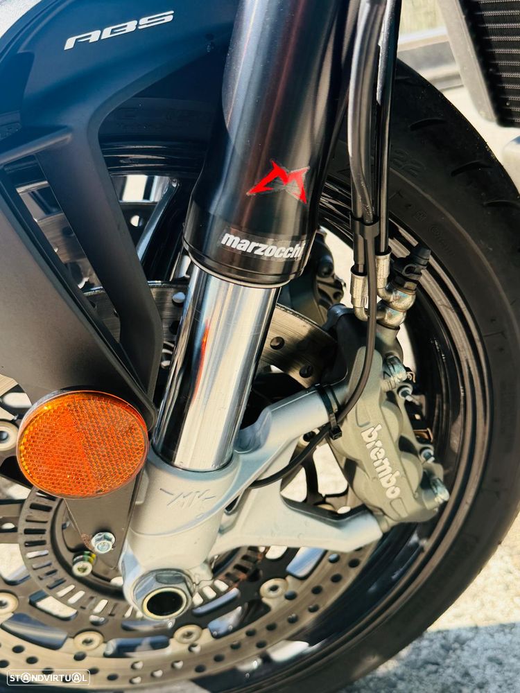MV Agusta Brutale 800 R - 10