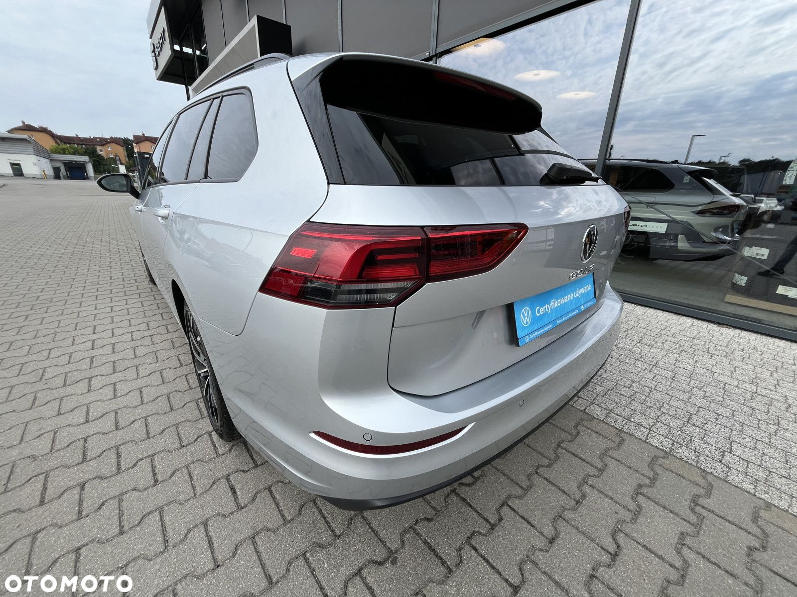 Volkswagen Golf - 11