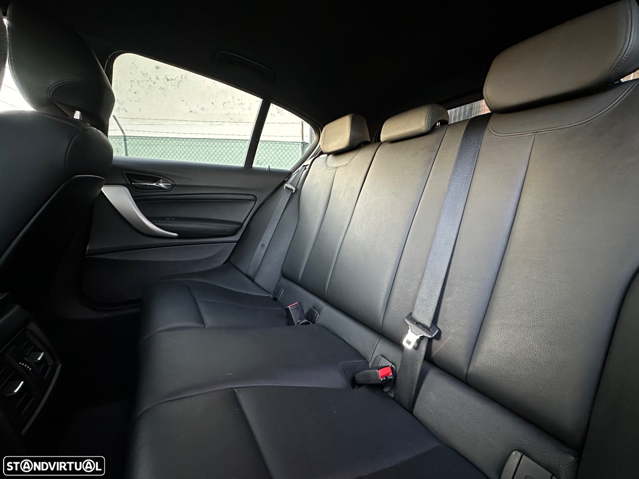 BMW 116 d Line Urban - 9