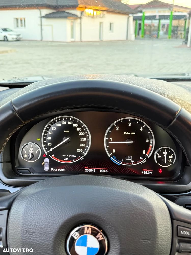 BMW Seria 5 520d Touring Aut. - 11