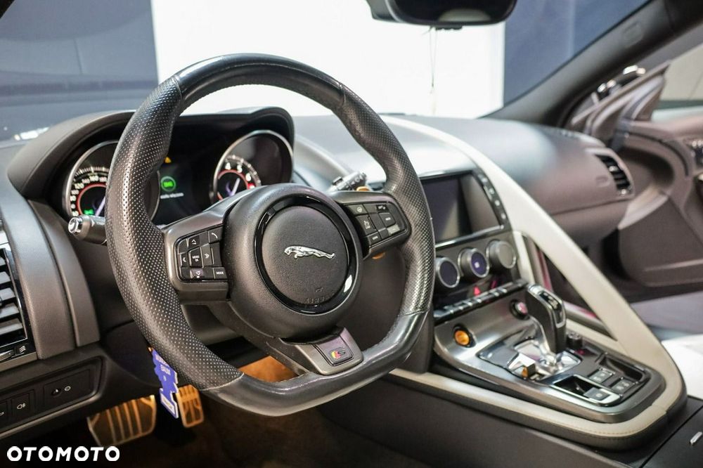 Jaguar F-Type - 14