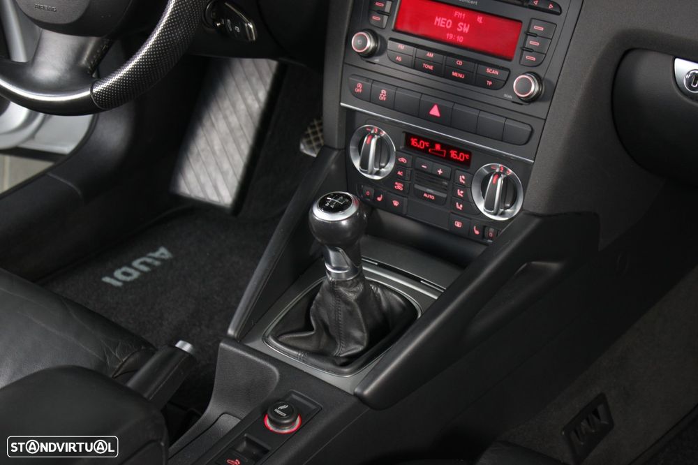 Audi A3 Cabrio 1.6 TDi Attraction - 23