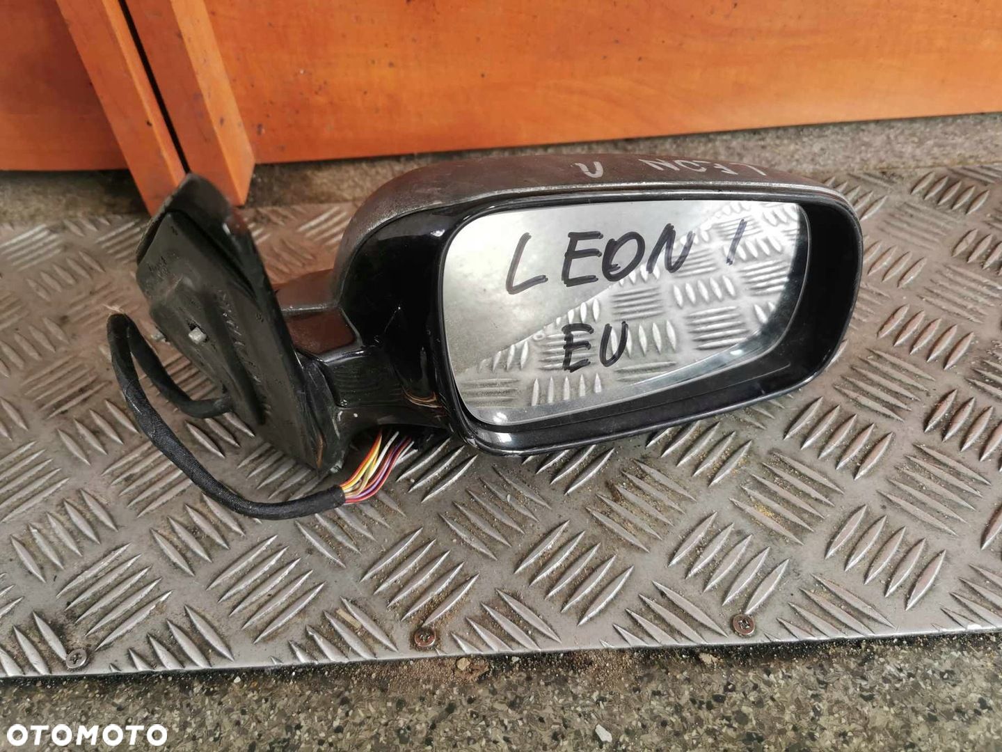 LUSTERKO PRAWY SEAT LEON I 99-06 13PIN - 1