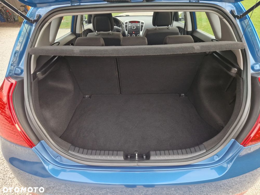 Kia Ceed 1.4 CVVT Dream-Team Edition - 25