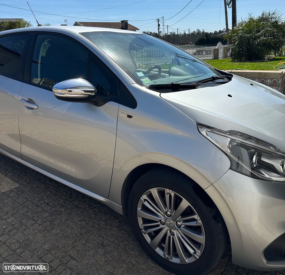 Peugeot 208 1.6 BlueHDi Style - 2