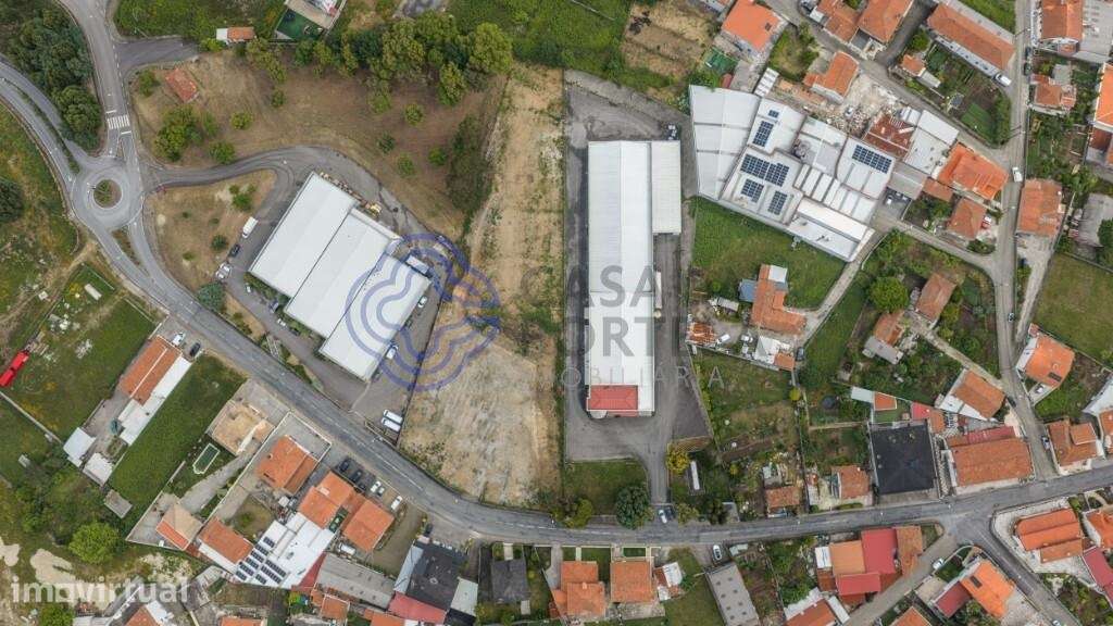 Armazém industrial com 3 cais de carga, edifício com escritórios - Grande imagem: 5/45