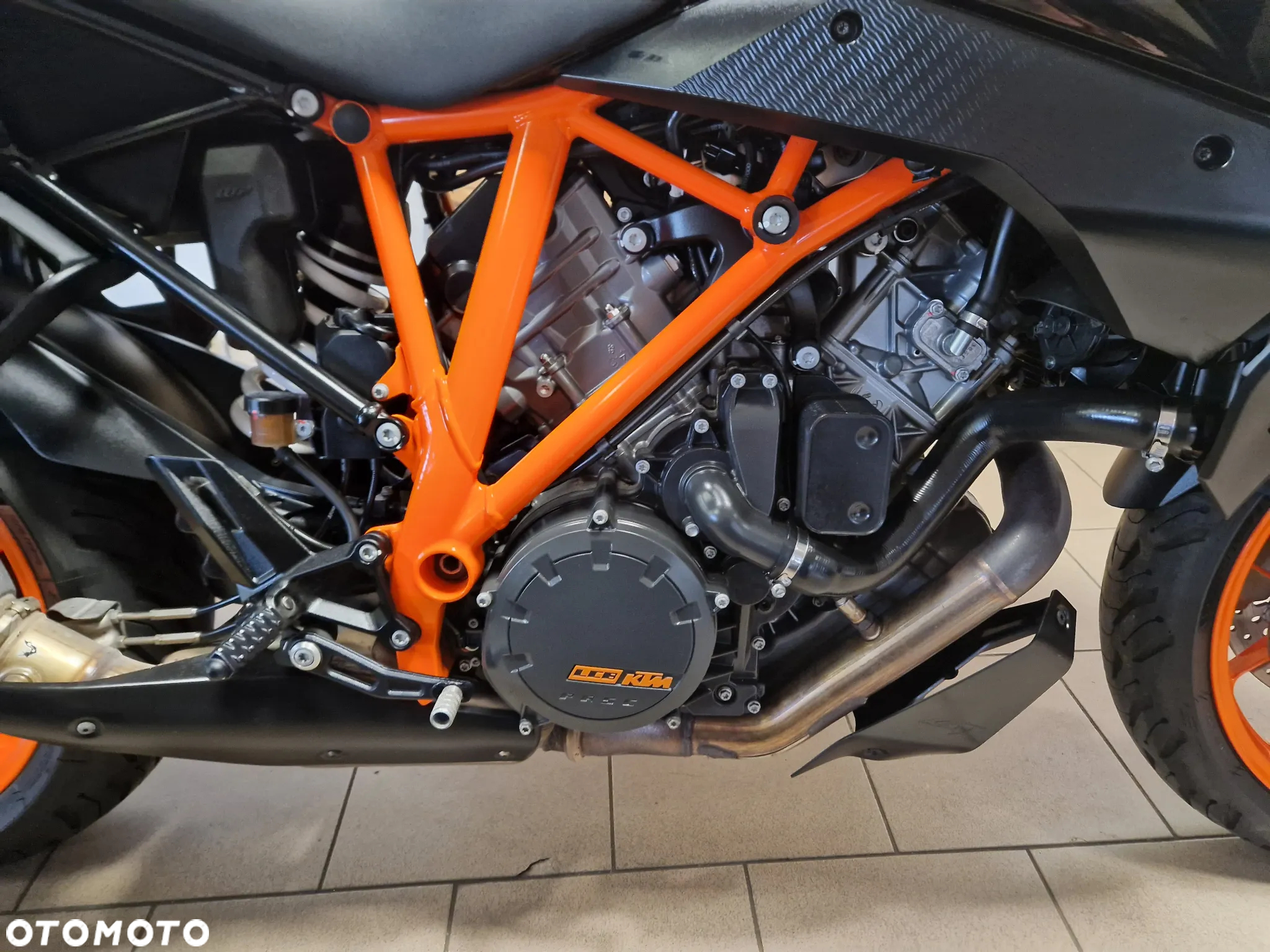 KTM Adventure - 12