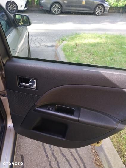 Ford Mondeo 2.0 TDDi Ghia - 16
