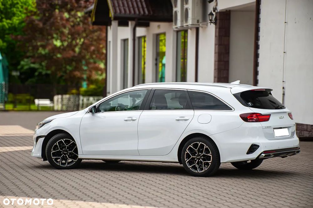 Kia Ceed 1.6 CRDi mHEV GT-Line DCT - 16