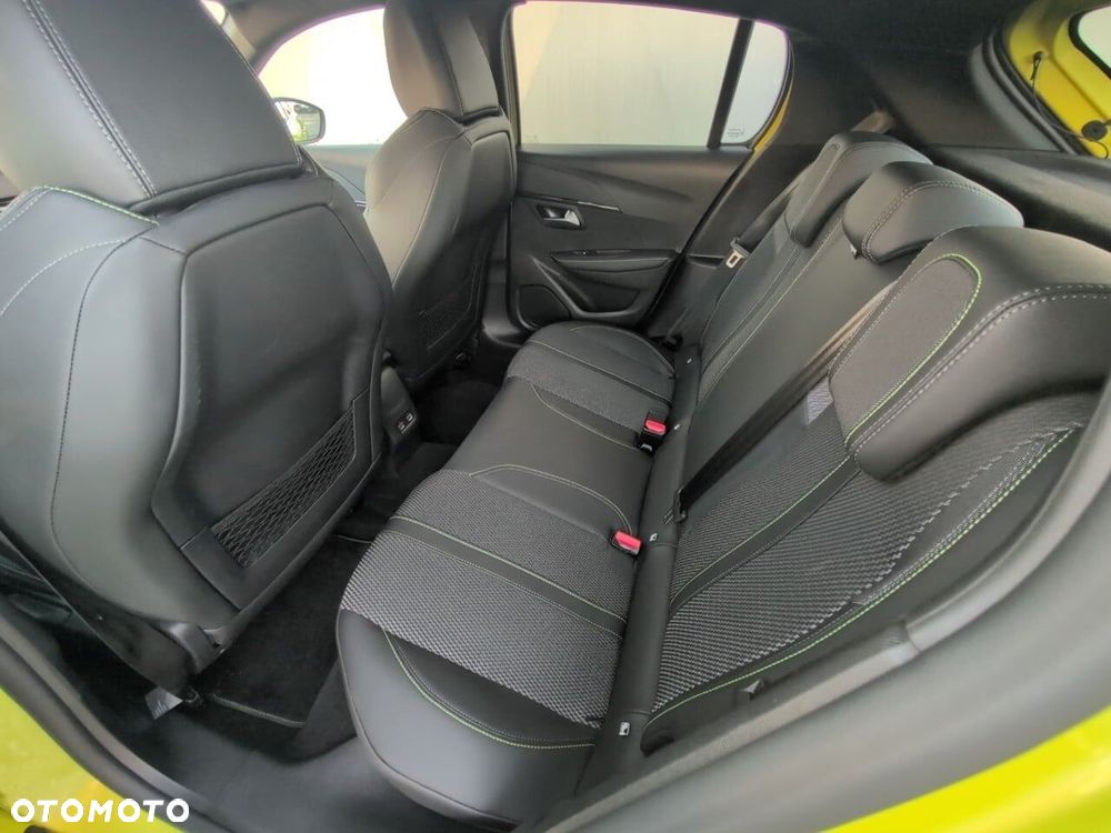 Peugeot 208 - 10