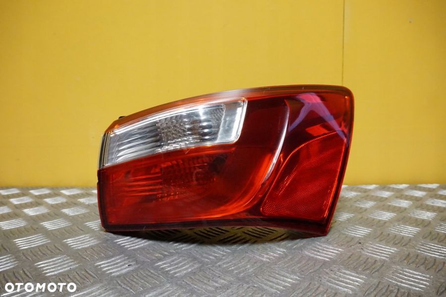 KIA RIO SEDAN 2012 - 2017 LAMPA TYŁ PRAWA TYLNA USA - 1