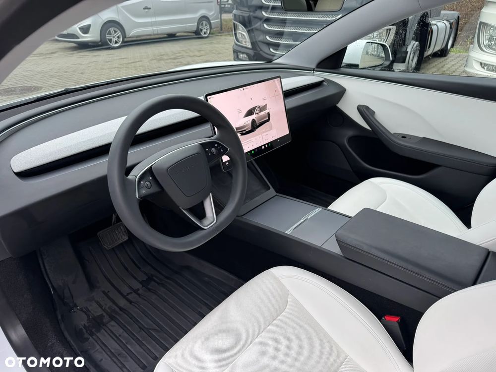 Tesla Model 3 - 2