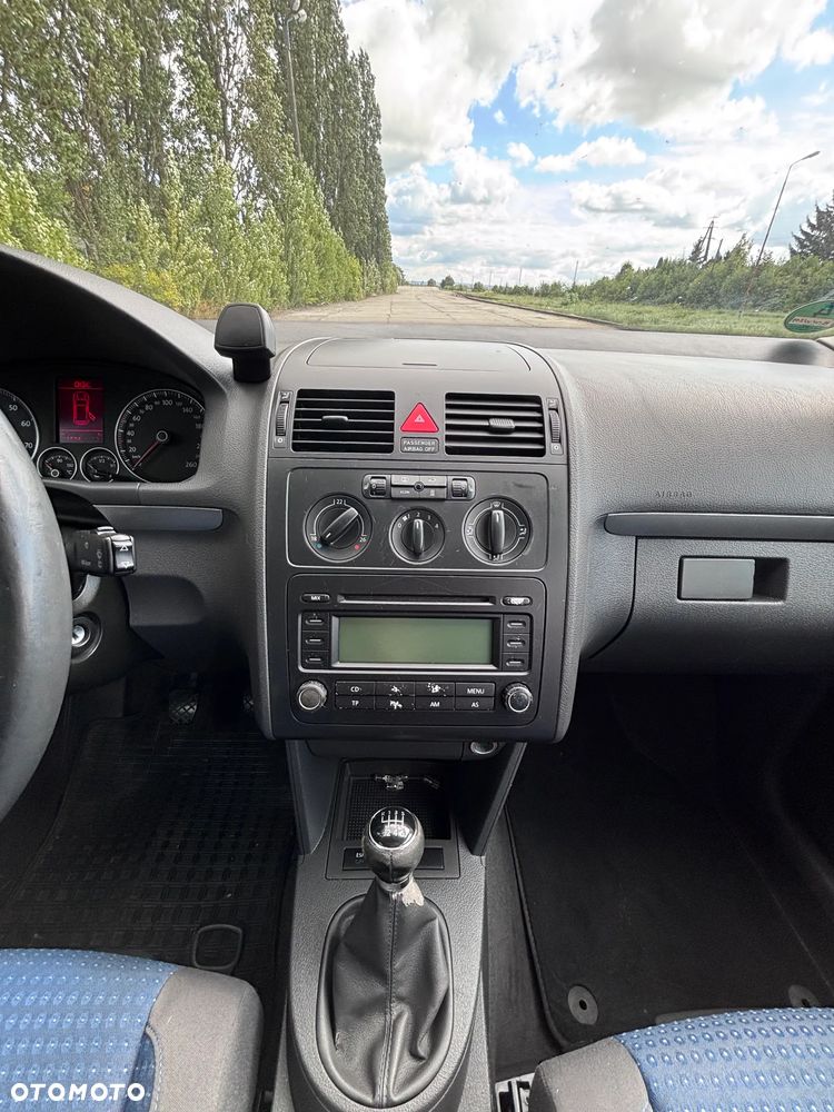 Volkswagen Touran 1.6 FSI - 14