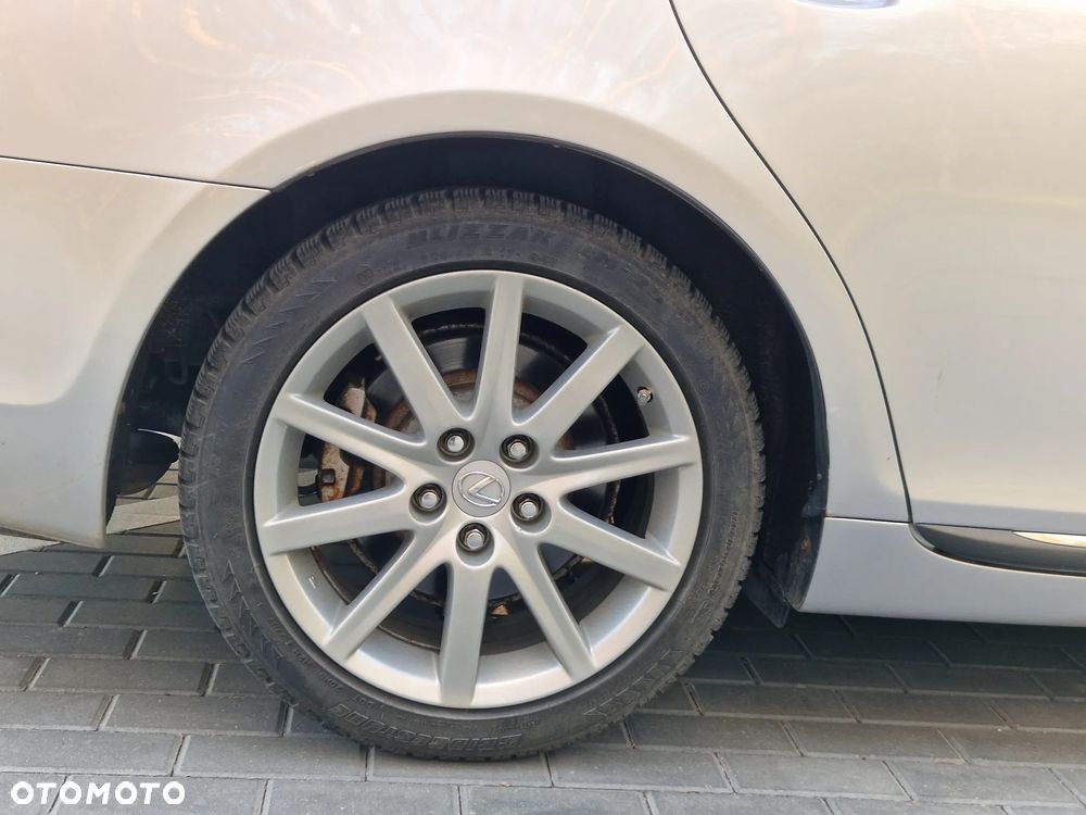 Lexus GS - 9