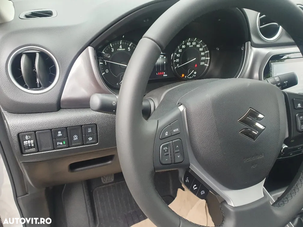 Suzuki Vitara 1.4 Boosterjet MHEV Passion - 9