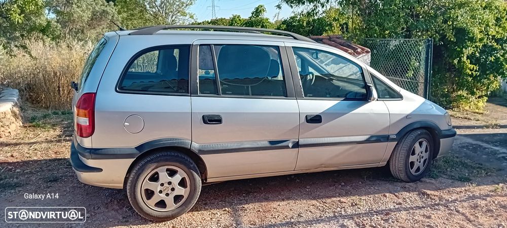 Opel Zafira 2.2 DTI - 1