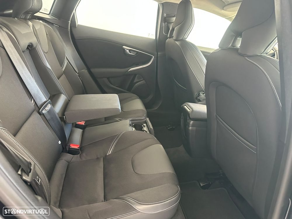 Volvo V40 2.0 D3 Kinetic Geartronic - 35