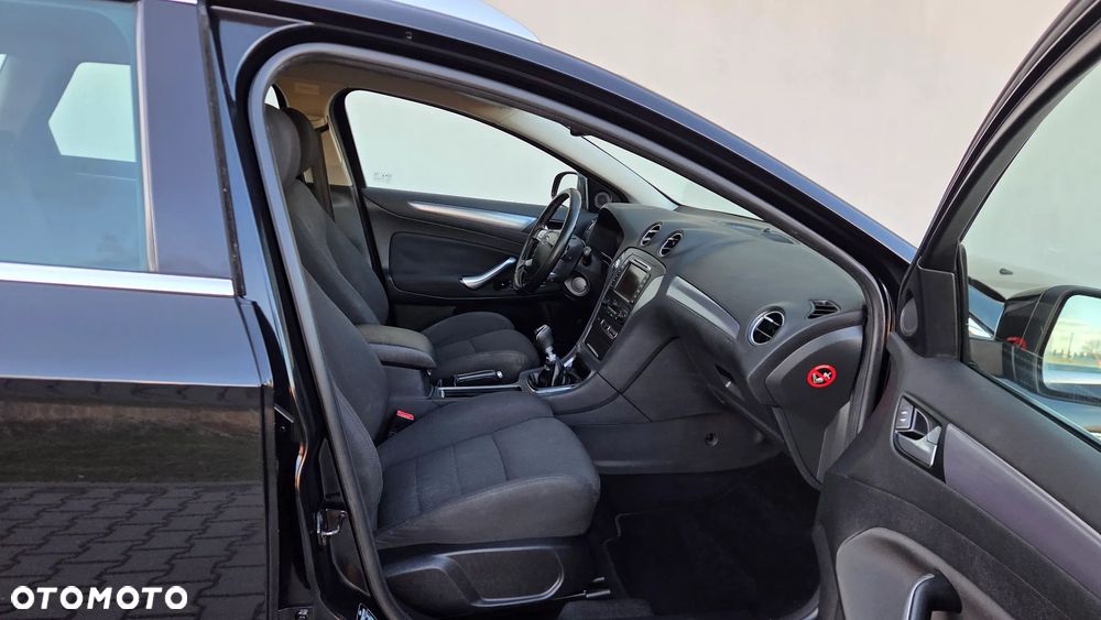 Ford Mondeo 2.0 TDCi Titanium - 22