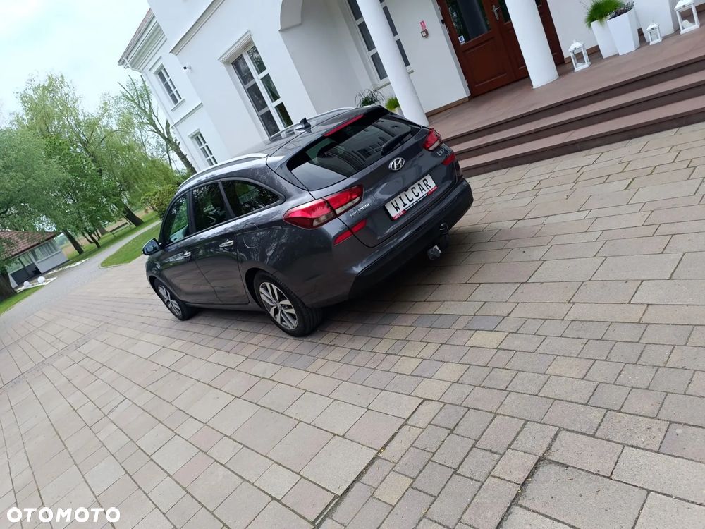 Hyundai i30 blue Kombi 1.6 CRDi Style - 19