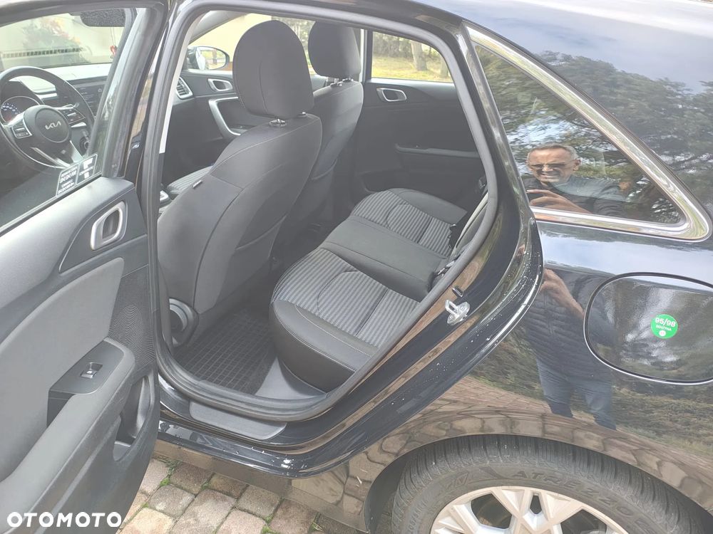 Kia Ceed 1.5 T-GDI M - 10