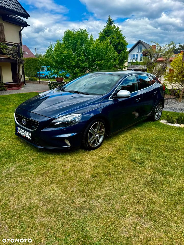Volvo V40 D2 R-Design - 1