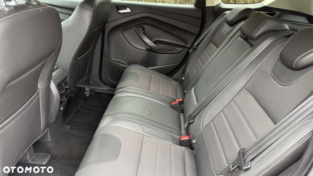 Ford Kuga 2.0 TDCi 2x4 Titanium - 37