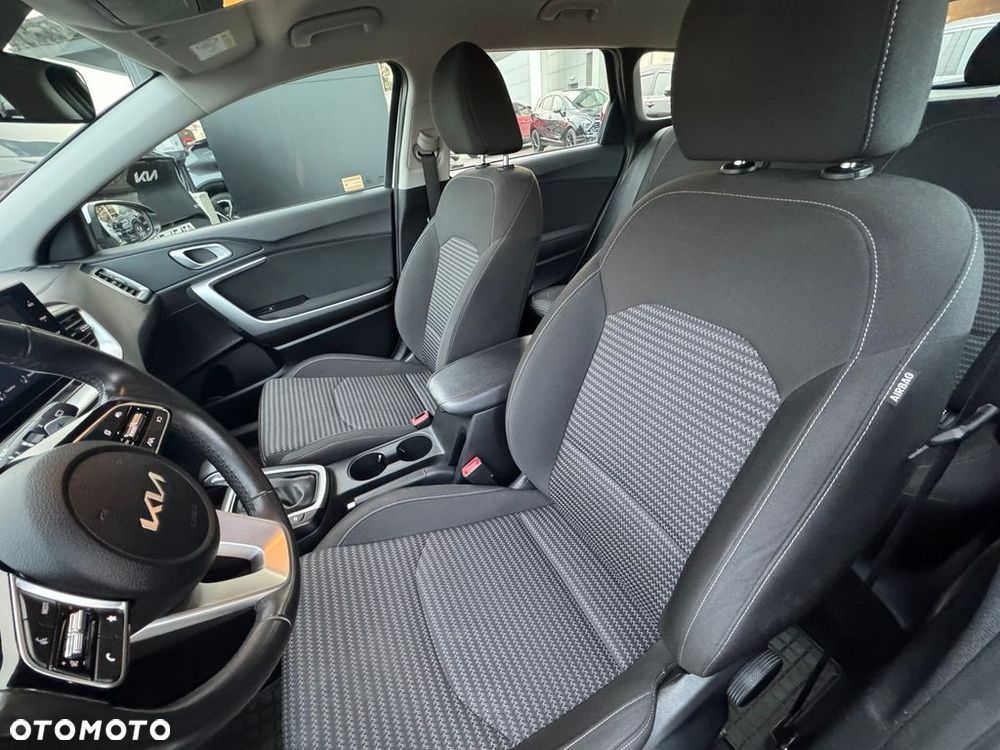 Kia Ceed 1.5 T-GDI M DCT - 10