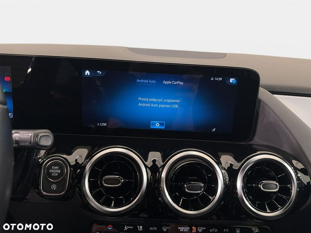 Mercedes-Benz GLA - 28