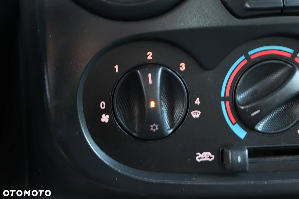 Fiat Doblo 1.4 8V Family - 14