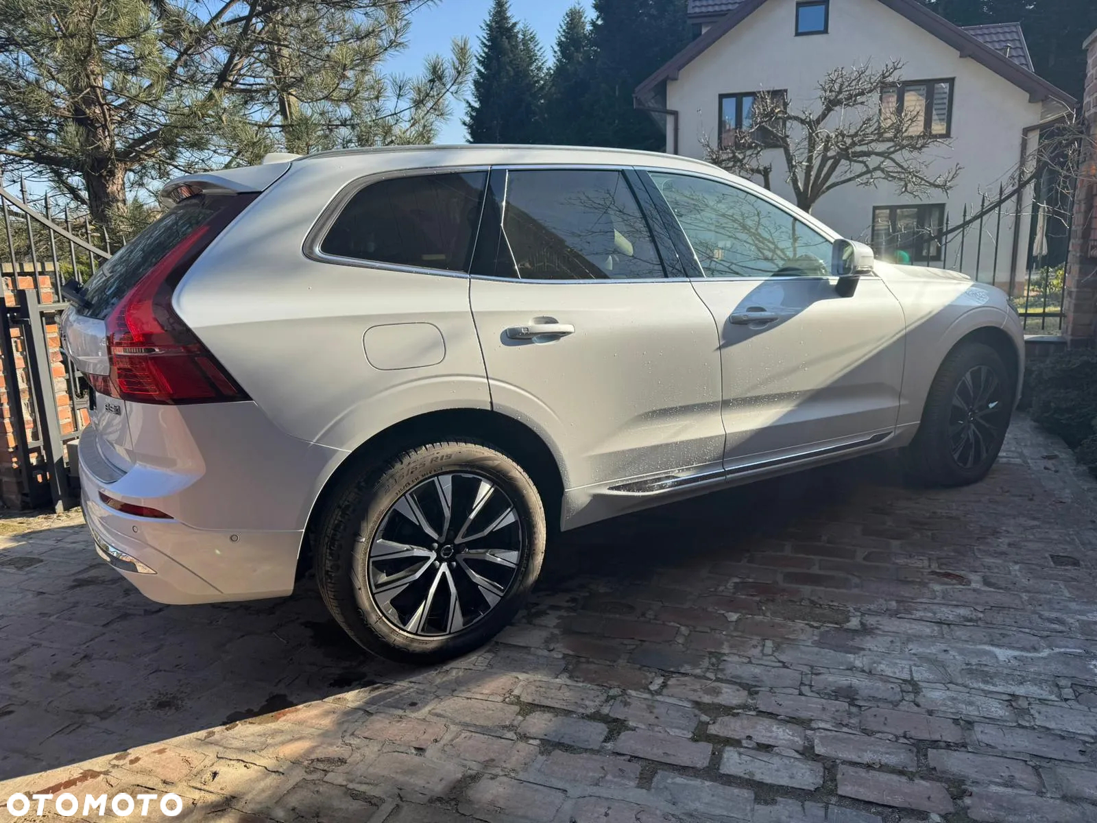 Volvo XC 60 B5 B AWD Plus Bright - 3
