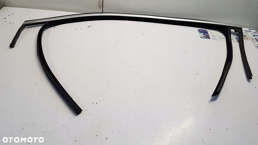 listwa uszczelka drzwi lewa Opel Adam