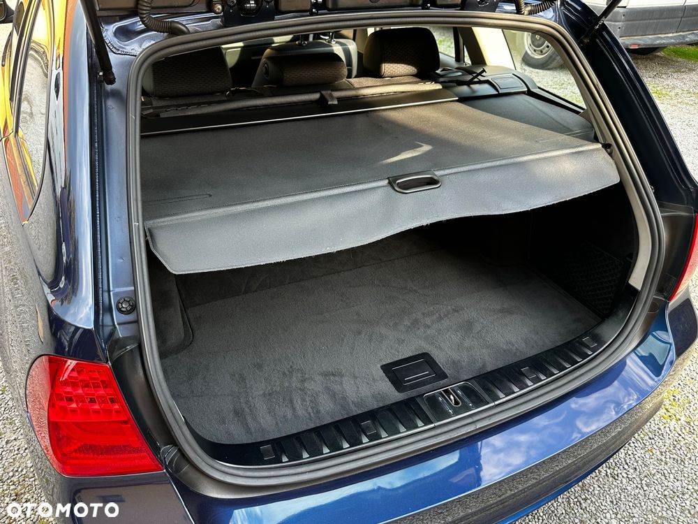 BMW Seria 3 - 38