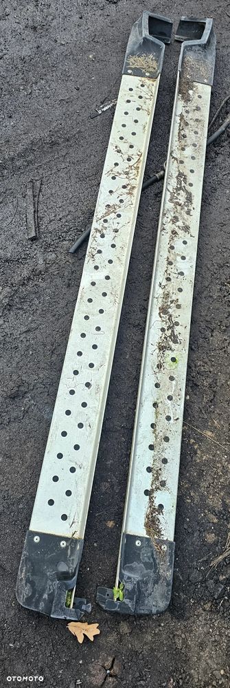 Próg progi stopień stopnie komplet Suzuki Grand Vitara II