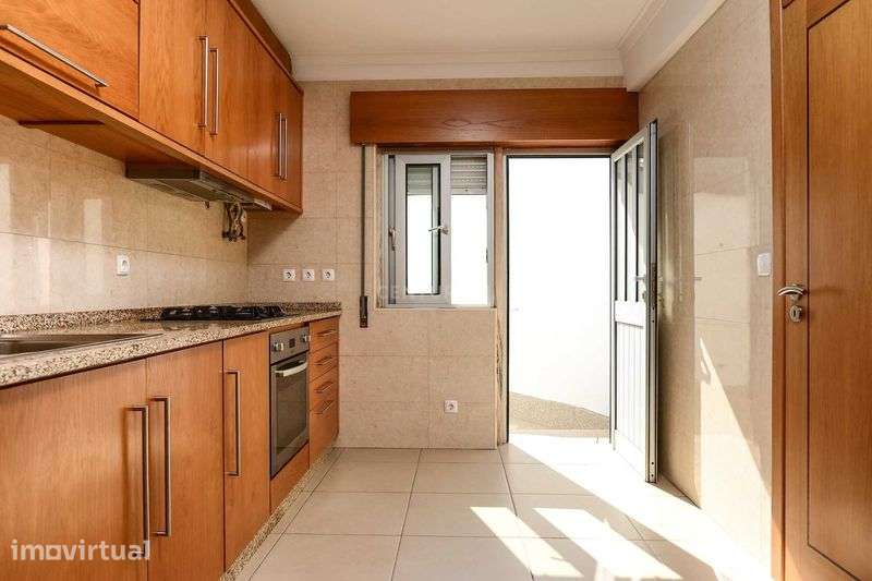 T2 para alugar em Porto Salvo - Grande imagem: 2/10