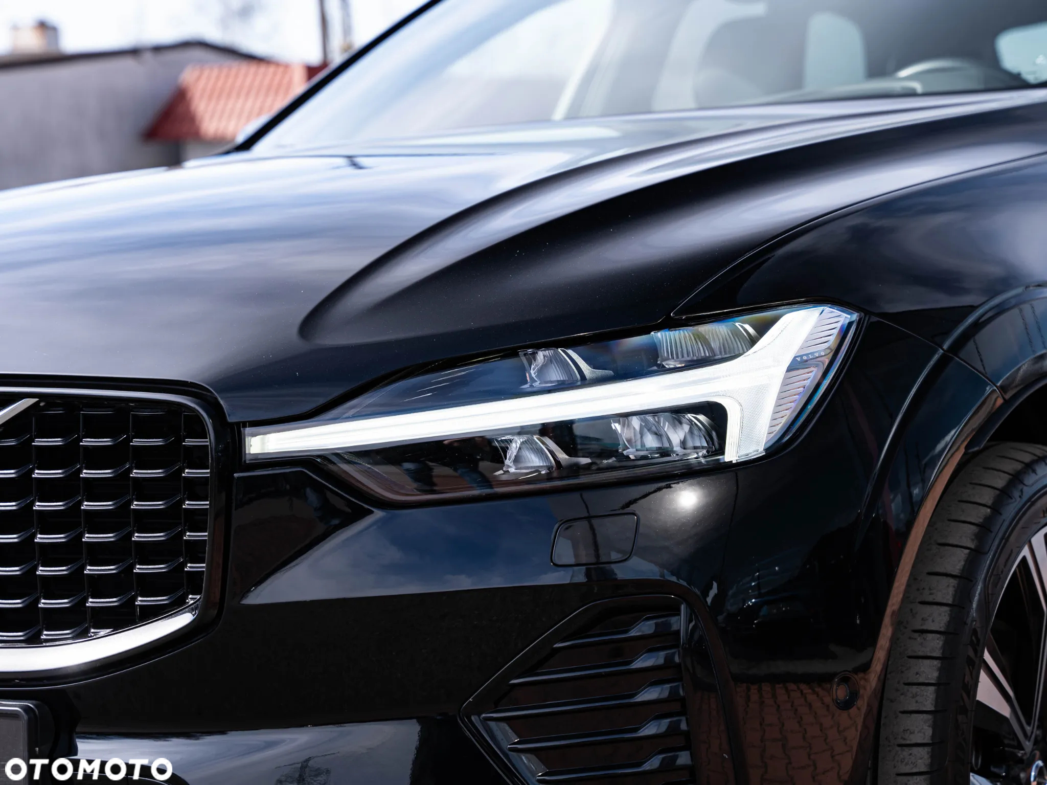 Volvo XC 60 T8 AWD Plug-in Hybrid Ultra Dark - 17