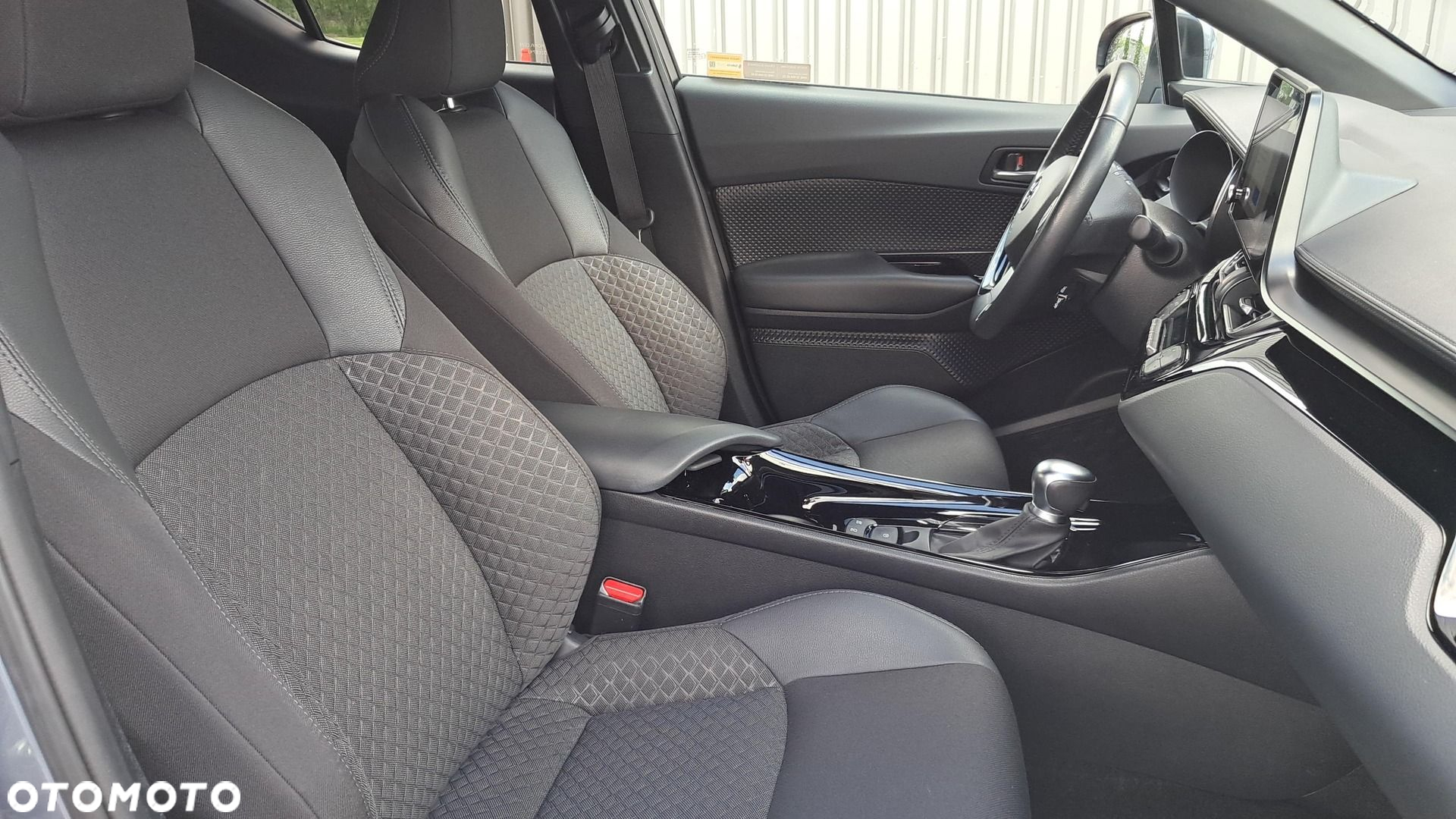Toyota C-HR - 13