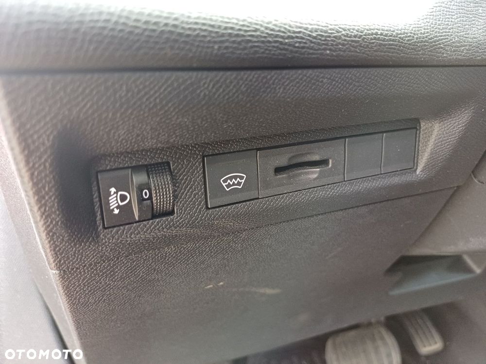 Peugeot 308 1.2 PureTech Allure Pack S&S EAT8 - 30