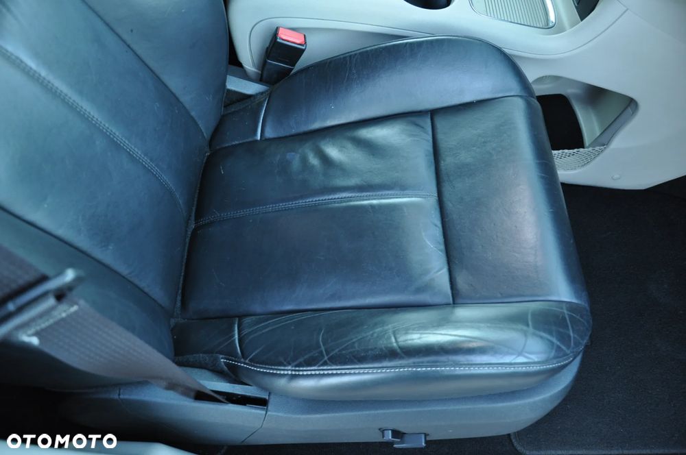 Chrysler Town & Country 3.6 Limited - 25