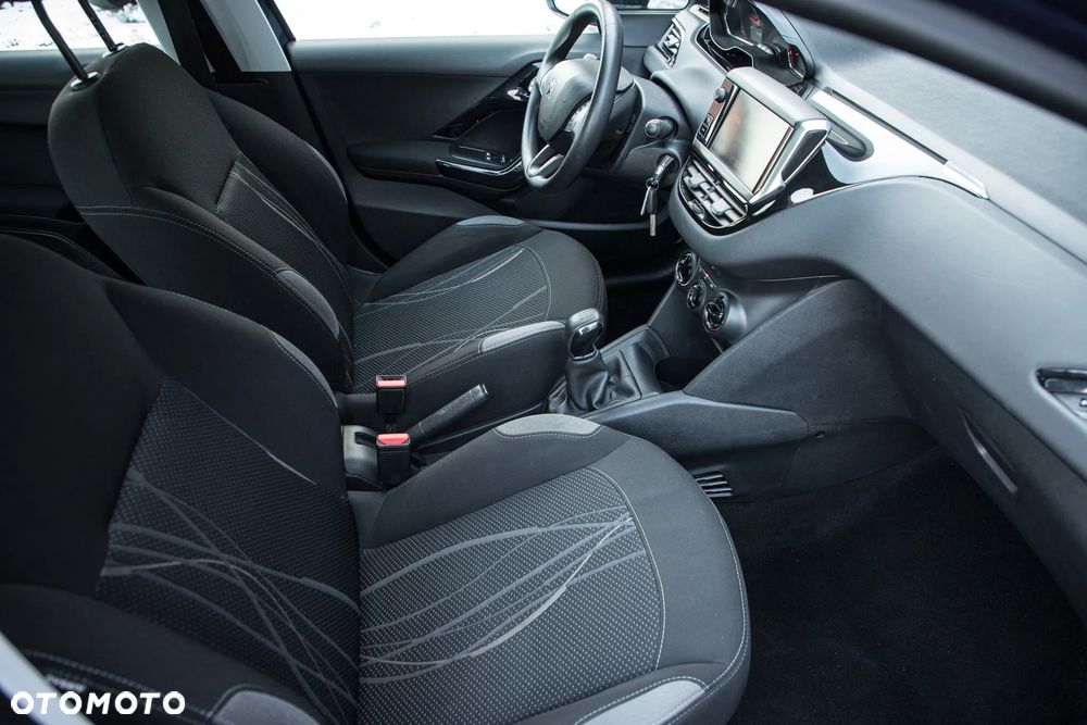 Peugeot 208 - 28