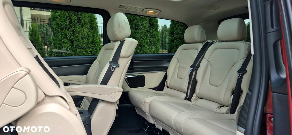 Mercedes-Benz Klasa V 300 d 4-Matic Exclusive 9G-Tronic (d³ugi) - 23