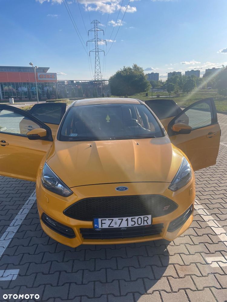Ford Focus 2.0 EcoBoost ST - 14