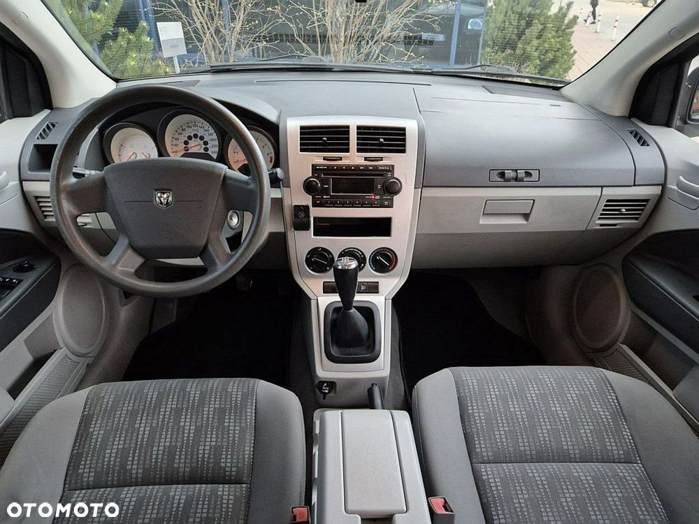 Dodge Caliber - 8