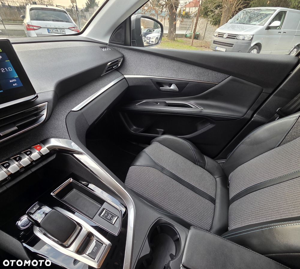 Peugeot 3008 1.6 PureTech Hybrid PHEV Allure Pack S&S EAT8 - 27