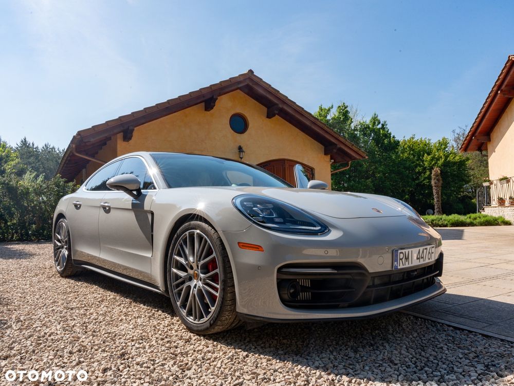 Porsche Panamera - 1